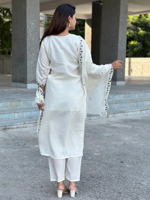 VP 9785 W Pure Elegance White Kurta Set